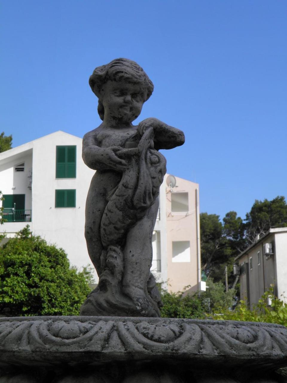 Apartments Angela - With Beautiful Courtyard Brela Exterior foto