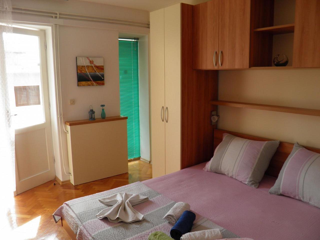 Apartments Angela - With Beautiful Courtyard Brela Exterior foto